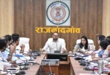 राजनांदगांव : प्रधानमंत्री मातृत्व वंदन योजना के संबंध में जानकारी देने के लिए अस्पताल में फ्लैक्स लगवाने के लिए कहा…