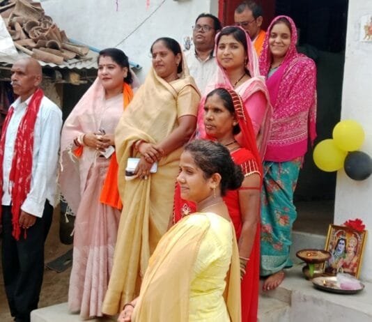 राजनांदगांव : मुसराकला के देवलाला साहू एवं फूलमत बाई ने नवनिर्मित पक्का आवास में विधिपूर्वक पूजा-अर्चना के साथ किया गृह प्रवेश…