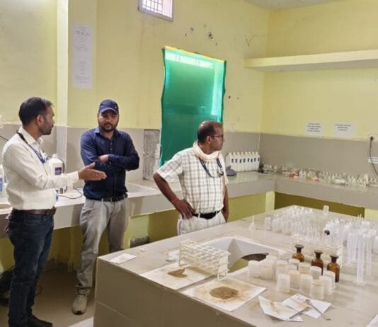 राजनांदगांव : बालाघाट उपसंचालक कृषि विभाग का अल्वा फाउंडेशन की मृदा परीक्षण प्रयोगशाला का किया निरीक्षण…