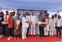 राजनांदगांव: विधानसभा अध्यक्ष डॉ.रमन सिंह मोतीपुर स्कूल मैदान में आयोजित सुशासन तिहार अंतर्गत समाधान शिविर में हुए शामिल…