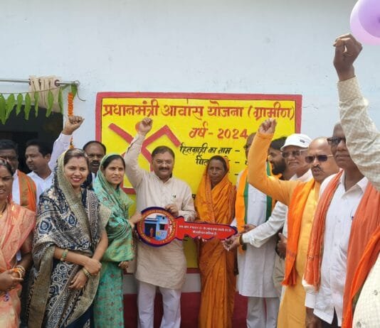 राजनांदगांव : प्रधानमंत्री आवास योजना गरीबों के लिए खुशियों का निवास आत्मसम्मान, सुरक्षा और बेहतर भविष्य की कुंजी बन चुका है – सांसद संतोष पांडे…
