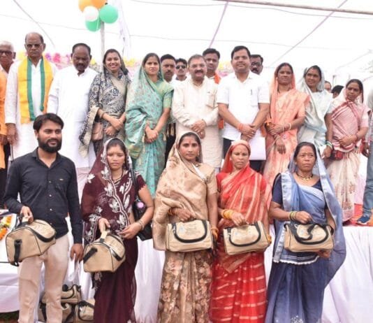 राजनांदगांव : शासन की योजनाओं से आम जनता के जीवन में आ रहा आमूलचूल परिवर्तन : सांसद संतोष पाण्डेय…