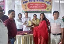 राजनांदगांव : जिला साहू संघ अधिकारी कर्मचारी प्रकोष्ठ ने दसवीं, बारहवीं के 80% से अधिक अंक प्राप्त वालो प्रतिभावान छात्र-छात्राओं को प्रशस्ति पत्र एवं प्रतीक चिन्ह भेंटकर किया सम्मानित…