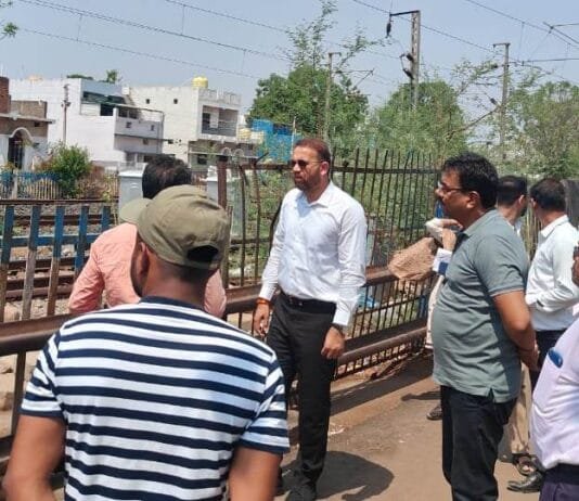 राजनांदगांव: कलेक्टर ने आज सुबह गौरी नगर एवं चिखली में निर्माणाधीन रेलवे क्रासिंग अंडरब्रिज का किया निरीक्षण…