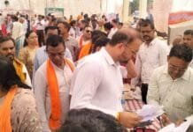 राजनांदगांव: कलेक्टर ने जनसामान्य से रूबरू होकर समस्याओं को सुनकर अधिकारियों को समाधान के निर्देश दिए…