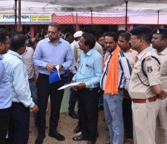 राजनांदगांव : कलेक्टर ने ग्रामीणों की समस्याओं एवं मांगों को गंभीरतापूर्वक सुना…