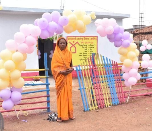 राजनांदगांव : दूरस्थ ग्रामीण क्षेत्रों में प्रधानमंत्री आवास योजना अंतर्गत पक्के आवास बनने की खुशियां हो रही बयां…