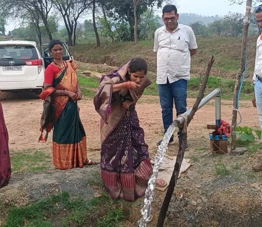 राजनांदगांव: जिला पंचायत अध्यक्ष ने ग्राम आंतरगांव में बोर खनन का किया निरीक्षण…