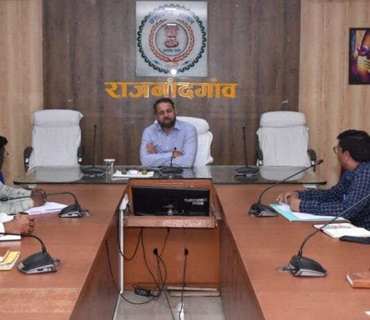 राजनांदगांव : लापरवाही करने तथा कार्य समय पर पूर्ण नहीं होने की स्थिति में कांट्रेक्टर्स पर कड़ी कार्रवाई करने के दिए निर्देश…
