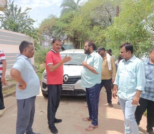 राजनांदगांव : महापौर मधुसूदन यादव रेवाडीह में जनमानस से मुलाकात कर सफाई, पानी के संबंध मे किए चर्चा…