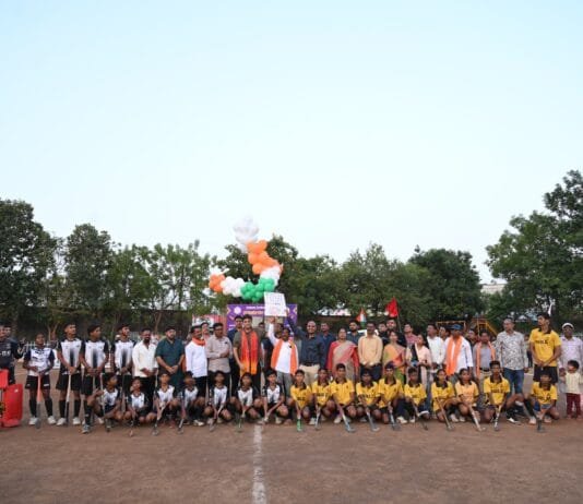 राजनांदगांव : पैतिस वर्षो के बाद पटरी पार क्षेत्र के चीखली स्कूल मैदान मे हॉकी प्रतियोगिता …