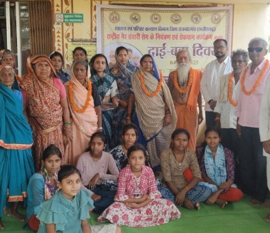 राजनांदगांव : सिंघोला मे बुजुर्गो को फूल माला पहनाकर, श्रीफल भेंटकर किया सम्मानित…