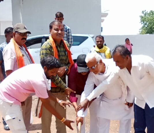 राजनांदगांव : सिंगदई मुक्तिधाम रोड होगा सीमेंटीकरण, महापौर ने किया भूमिपूजन…