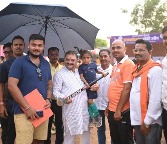 राजनांदगांव : सांसद संतोष पाण्डेय ने दी चीखली स्कूल मैदान में फ्लड लाइट की सौगात…