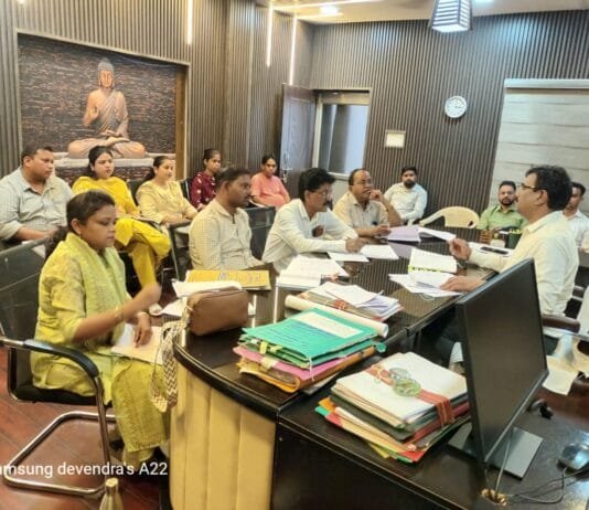 राजनांदगांव : अपने अपने वार्ड में अतिक्रमण व अवैध प्लाटिंग की जॉच करने, निर्माण कार्य के अलावा बिजली, पानी की स्थिति देखने के दिये निर्देश…