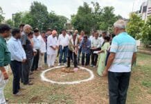 राजनांदगांव : वार्ड नं. 45 में जीवन कालोनी तथा अटल आवास के पास सामुदायिक भवन बनाने महापौर ने किया भूमिपूजन…