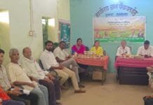 राजनांदगांव : 17 प्रतिशत नमक घोल से बीज उपचार एवं आगामी खरीफ सीजन की तैयारी हेतु कृषकों को दी गई जानकारी…