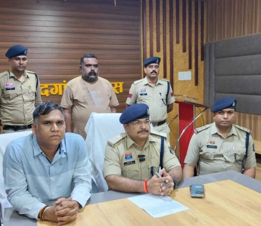 राजनांदगांव : मोहड नदी में अवैध तरीके से रेत निकालने वाला जेसीबी चालक गिरफ्तार…