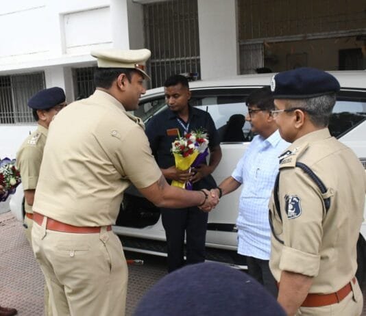 राजनांदगांव : आकस्मिक निरीक्षण के दौरान पुलिस अधीक्षक कार्यालय में राजपत्रित अधिकारियों का समीक्षा बैठक लेकर दिये आवश्यक निर्देश…