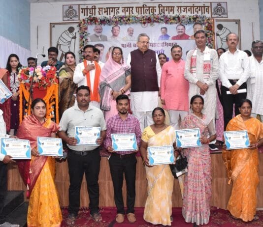 राजनांदगांव : विधानसभा अध्यक्ष पानी बचाओ महाभियान, नीर और नारी जल यात्रा में हुए शामिल…