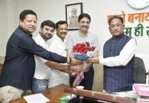 रायपुर : मुख्यमंत्री साय से छत्तीसगढ़ ओलम्पिक संघ के पदाधिकारियों ने की सौजन्य मुलाकात,ओलम्पिक दिवस आयोजन हेतु किया आमंत्रित…