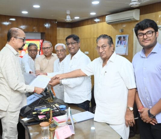 रायपुर : राज्यपाल डेका से छत्तीसगढ़ अग्रवाल संगठन के पदाधिकारियों ने की भेंट…