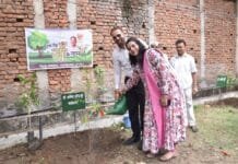 राजनांदगांव : एक पेड़ माँ के नाम अभियान अंतर्गत कलेक्टर एवं उनकी पत्नी ने कलेक्टोरे परिसर में किया नीम का पौधरोपण…