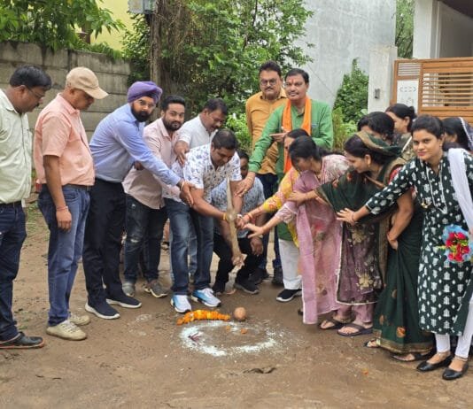 राजनांदगांव : वार्ड नं.45 में रोड और नाली निर्माण के लिए महापौर ने किया भूमिपूजन…