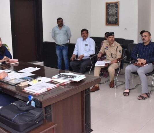 राजनांदगांव : आत्मसमर्पित नक्सलियों एवं नक्सल पीड़ित परिवारों को पुनर्वास नीति के तहत प्रधानमंत्री आवास योजना एवं अन्य शासकीय सुविधाओं का लाभ दिलाने के दिए निर्देश…