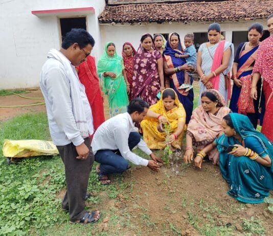 राजनांदगांव : सोख्ता गड्ढा पानी को व्यर्थ होने से बचाता है और भूजल स्तर को बढ़ाने में मददगार – अध्यक्ष जिला पंचायत…