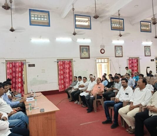 राजनांदगांव : शहर में सुदृढ़ यातायात व्यवस्था एवं सुगम आवागमन के लिए प्रशासन तथा व्यापारियों की संयुक्त बैठक…