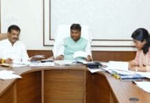 रायपुर : रासायनिक खादों की कालाबाजारी बर्दास्त नहीं, समितियों में खाद का हो पर्याप्त भण्डारण: मंत्री केदार कश्यप…