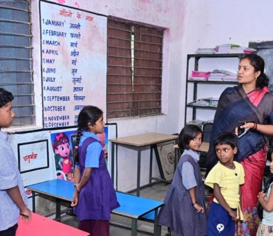 रायपुर : मंत्री लक्ष्मी राजवाड़े ने किया आंगनबाड़ी और प्राथमिक शाला का औचक निरीक्षण…