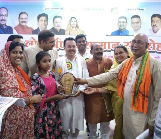 राजनांदगांव : साहू समाज ने किया प्रतिभावान छात्र-छात्राओं को सम्मानित…