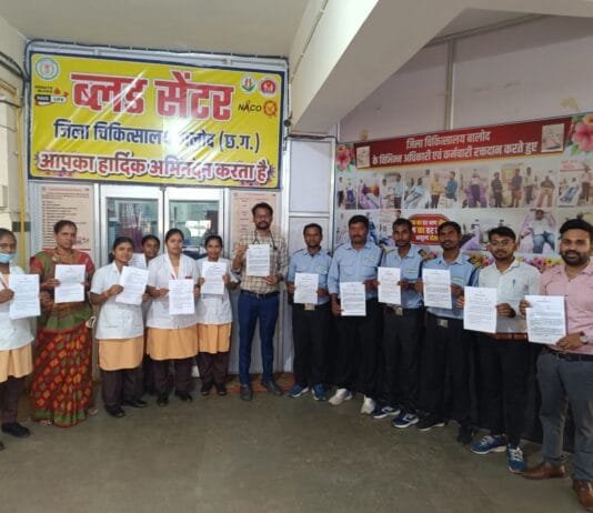 रायपुर : विश्व रक्तदाता दिवस के अवसर पर आरोग्य मेलों में लोगों ने ली रक्तदान की शपथ…