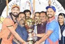 रायपुर : मुख्यमंत्री ने छत्तीसगढ़ क्रिकेट प्रीमियर लीग की विजेता टीमों को सौंपा विनर्स कप…