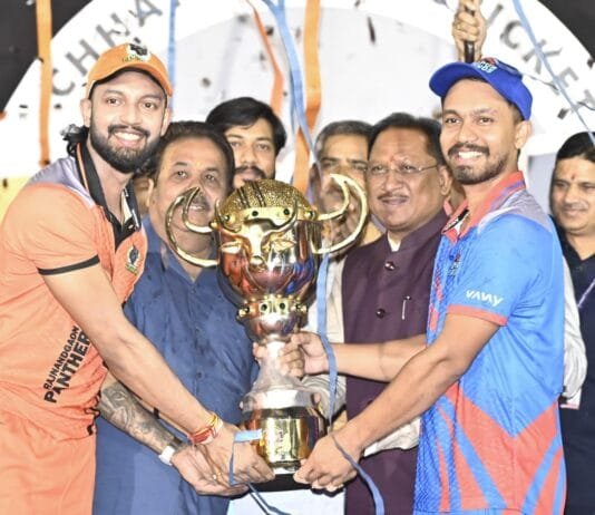रायपुर : मुख्यमंत्री ने छत्तीसगढ़ क्रिकेट प्रीमियर लीग की विजेता टीमों को सौंपा विनर्स कप…