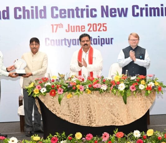 रायपुर : समाज की अपेक्षा पुलिस से होती है और उन अपेक्षाओं पर खरा उतरना हमारी जिम्मेदारी- उपमुख्यमंत्री विजय शर्मा…