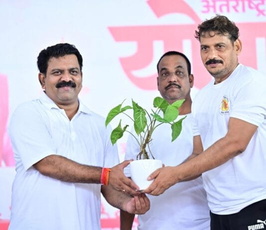 रायपुर : अंतर्राष्ट्रीय योग दिवस पर कवर्धा में भव्य ‘योग संगम’, उपमुख्यमंत्री विजय शर्मा ने लिया भाग…