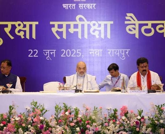 केन्द्रीय गृह अमित शाह ने रायपुर में नक्सलवाद पर छत्तीसगढ़, आंध्र प्रदेश, तेलंगाना, मध्य प्रदेश, महाराष्ट्र, झारखंड और ओडिशा के DGP/ADGP एवं वरिष्ठ अधिकारियों के साथ समीक्षा बैठक की अध्यक्षता की…