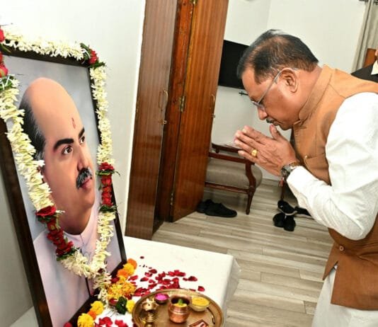 रायपुर : मुख्यमंत्री विष्णु देव साय ने डॉ. श्यामा प्रसाद मुखर्जी की पुण्यतिथि पर श्रद्धांजलि अर्पित की…