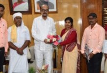 रायपुर : राज्यपाल डेका ने तुलसी शिशु मंदिर कांकेर के विकास के लिए 2 लाख रूपए दिए…