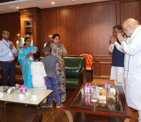 शहादत को नमन: केंद्रीय गृह मंत्री अमित शाह ने शहीद आकाश राव गिरिपुंजे के परिजनों से की मुलाकात…