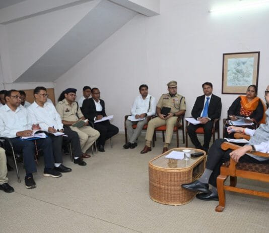 रायपुर : राज्यपाल ने खैरागढ़ जिले में गोद ग्राम सोनपुरी के विकास कार्यों का लिया जायजा…