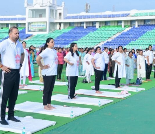 राजनांदगांव : योगाभ्यास करने के साथ ही योग की विभिन्न विशेषताओं से नागरिकों को कराया गया परिचित…