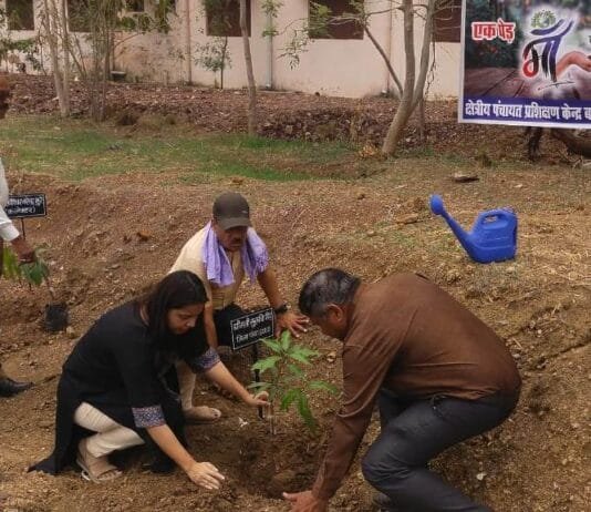 राजनांदगांव : विश्व पर्यावरण दिवस के अवसर पर आरसेटी बरगा में एक पेड़ मां के नाम अभियान के तहत बड़ी संख्या में किया गया पौधरोपण…