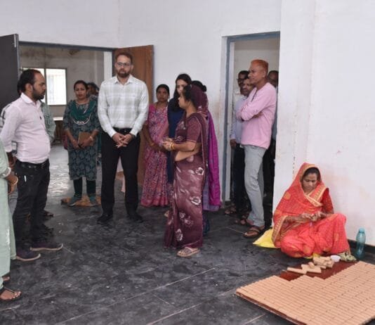 राजनांदगांव : कलेक्टर ने शासकीय योजनाओं के क्रियान्वयन की वस्तुस्थिति का लिया जायजा…