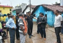राजनांदगांव : निगम आयुक्त शहर का भ्रमण कर पानी भरान क्षेत्रों का लिया जायजा…