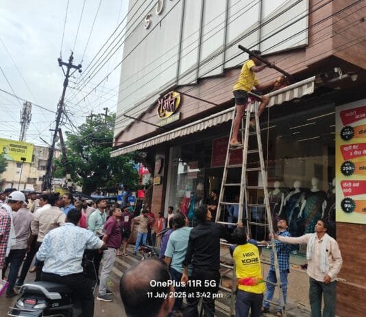 राजनांदगांव : आज गुडाखू लाईन, जूनीहटरी से मानव मंदिर चौक तक चला अतिक्रमण हटाव अभियान…