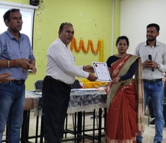 राजनांदगांव : उत्कृष्ट कार्य के लिए शिक्षक हुए सम्मानित…